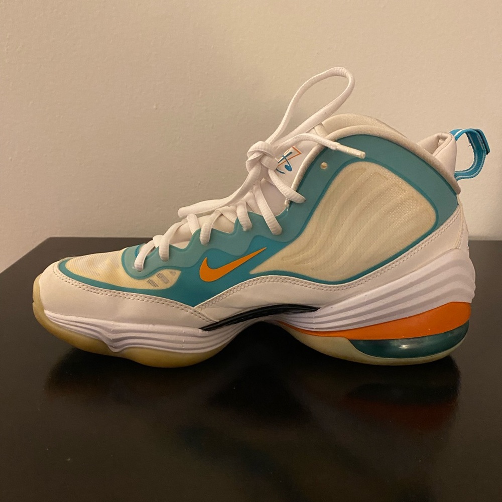 Men’s Nike Miami Dolphin Air Penny Sneakers